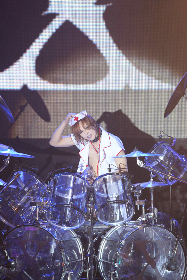 パッション クロス X Japan Yoshikiはナースのコスプレで登場 ペルー 11 Peru Live News 3