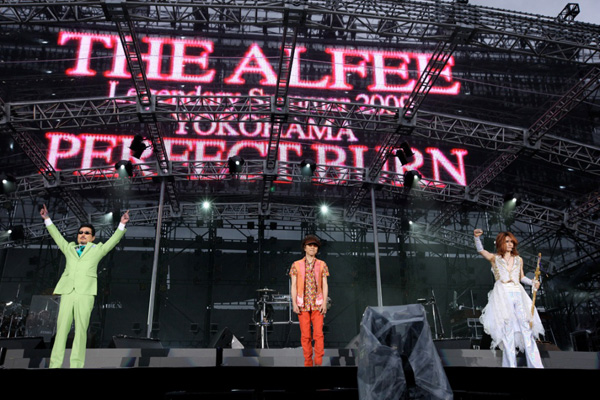 THE ALFEE、最後の野外イベントで完全燃焼 | BARKS