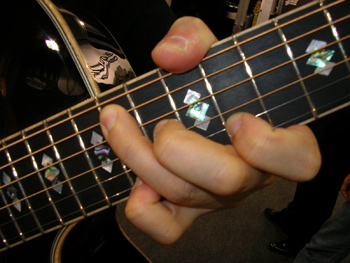 [2009楽器フェア速報]VOXがアコースティック・ギターを製作 | BARKS