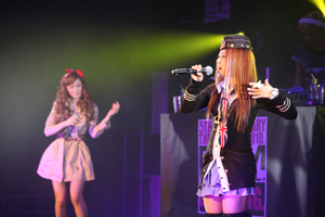 DAM CHANNEL5周年記念イベントで、加藤夏希「残酷な天使のテーゼ」熱唱 