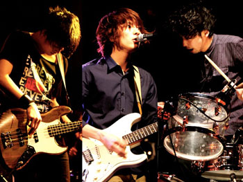 UNISON SQUARE GARDEN、約1年振りの新作「流星のスコール」発売決定 | BARKS