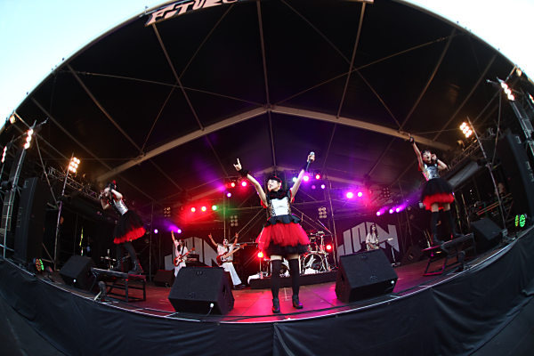 Kawaii Girl Japan ライブレポート Babymetal 北の大地でウォール オブ デスがスパーク 5ページ目 Barks