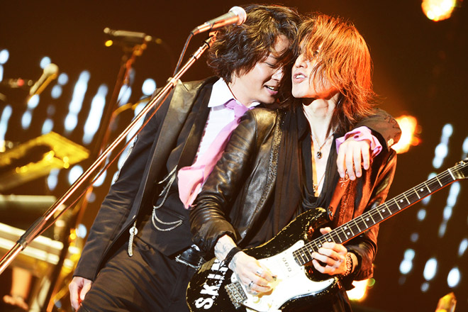 【ライブレポート】LUNA SEA、圧巻の25周年ライブで「この5人でまた肩を並べて、一緒に新しい曲たちを届けていきたい」 | BARKS