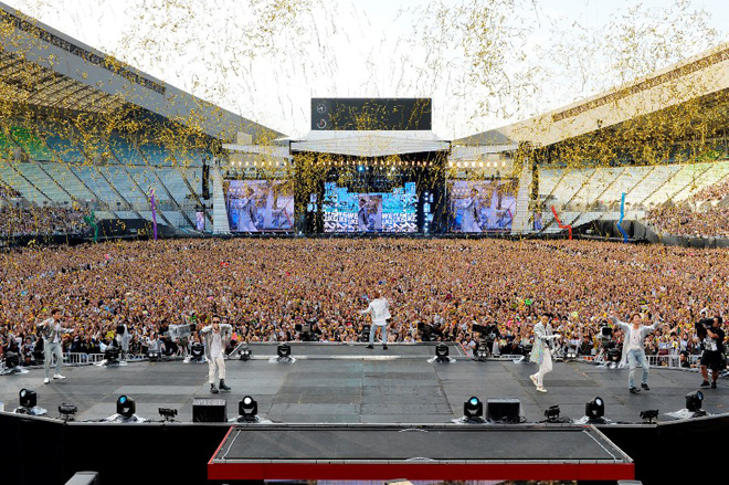 ライブレポート Bigbang デビュー10周年で16万5 000人が熱狂 Barks
