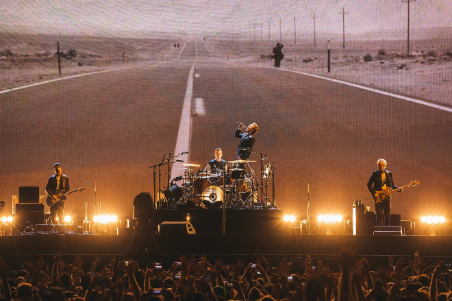 U2、『ヨシュア・トゥリー』ツアーで新曲を披露 | BARKS