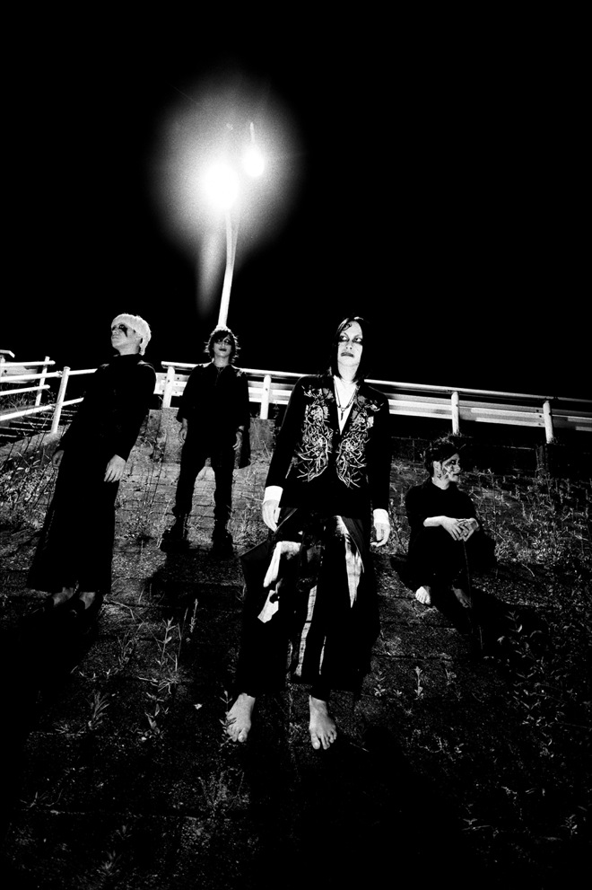 MUCC、業界初の多角レンチキュラー『新痛絶』『新葬ラ謳』ジャケット