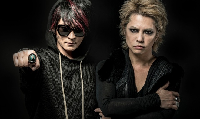 VAMPS、ライヴ映像作品付属の“MA-1”“2wayバッグ”画像公開 | BARKS