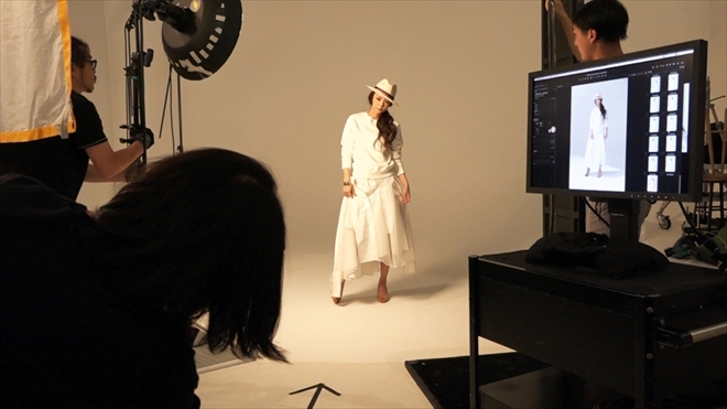 Namie Amuro Tries To Shoot The Last Fashion Magazine Barks