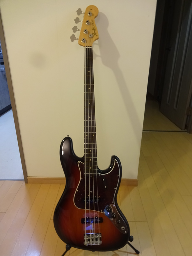 ロックしようぜ！Triumph ベースJazz Bass 音出し絶好調 - ベース