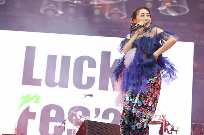 中島美嘉、全40曲を網羅したベストアルバム2作同時発売「曲と共に色々な思い出を」 | BARKS
