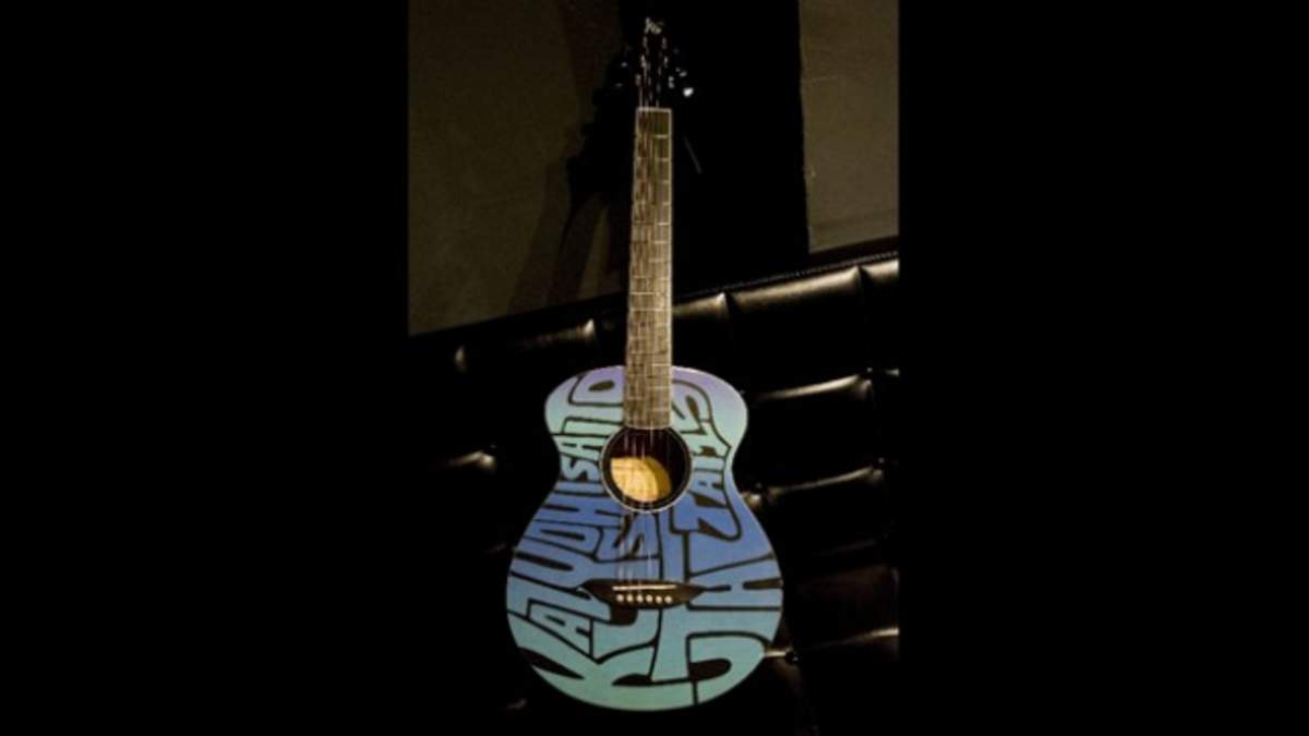 斉藤和義、オリジナル・ミニギターを期間限定発売 | BARKS