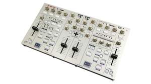 Vestaxから、DJミキサーに近い感覚・質感のスイッチ/ツマミを備えたPC DJ用コントローラー