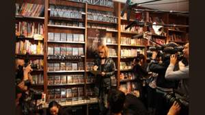 YOSHIKI、丸の内・渋谷の書店訪問で大パニック