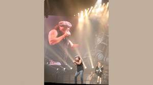 AC/DCのブライアン・ジョンソン、手首の手術のためソロ・ツアーをキャンセル