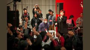 『NISSANあ、安部礼司』イベントに“平均的な40男が憧れる女性歌手”渡辺美里が登場