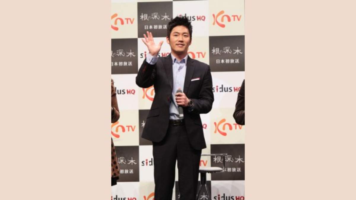 話題の韓国ドラマ『根の深い木』試写会イベントに、チャン・ヒョク登場