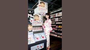 SKE48・松井玲奈、『きんぎょばち』発売を記念して名古屋・栄のCDショップを訪れる