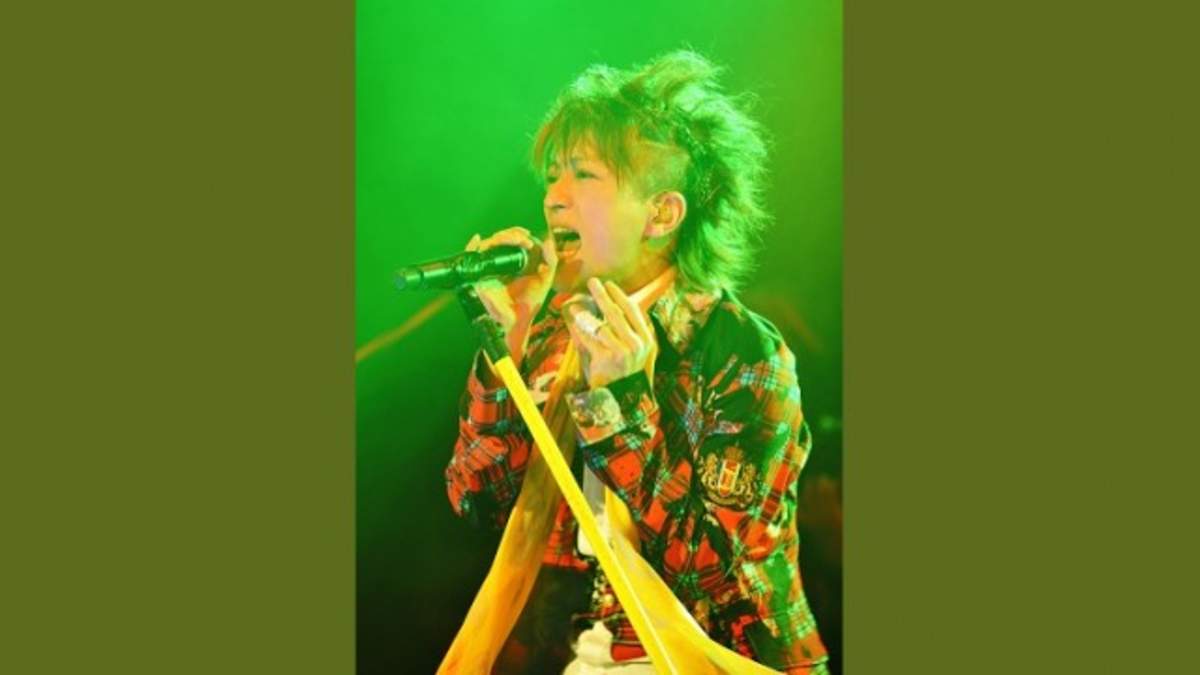 TETSUYA、LIVE DVD購入者特典を発表、877名に直筆サイン入り