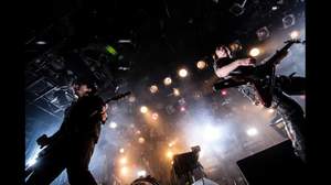 【ライブレポート】ブンブンサテライツ、2013年1月発売新作アルバム『EMBRACE』への大いなる期待を倍増させたプレミアムパーティーに潜入