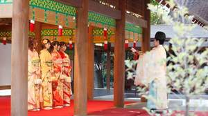 乃木坂46、新成人メンバー4人がグループゆかりの神社で成人式