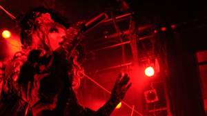 【ライブレポート】耽美派歌手Kayaが新章「デカダンス」を発表。3月9日渋谷WWW公演をリポート