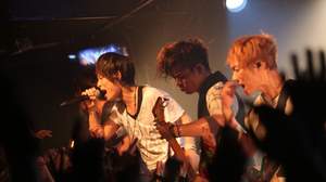 UVERworld、渋谷eggmanにてFC限定ライブ開催「生きるために戦い続ける」