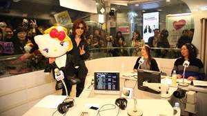 YOSHIKI、渋谷スペイン坂スタジオにラジオ生出演、渋谷に絶叫響く