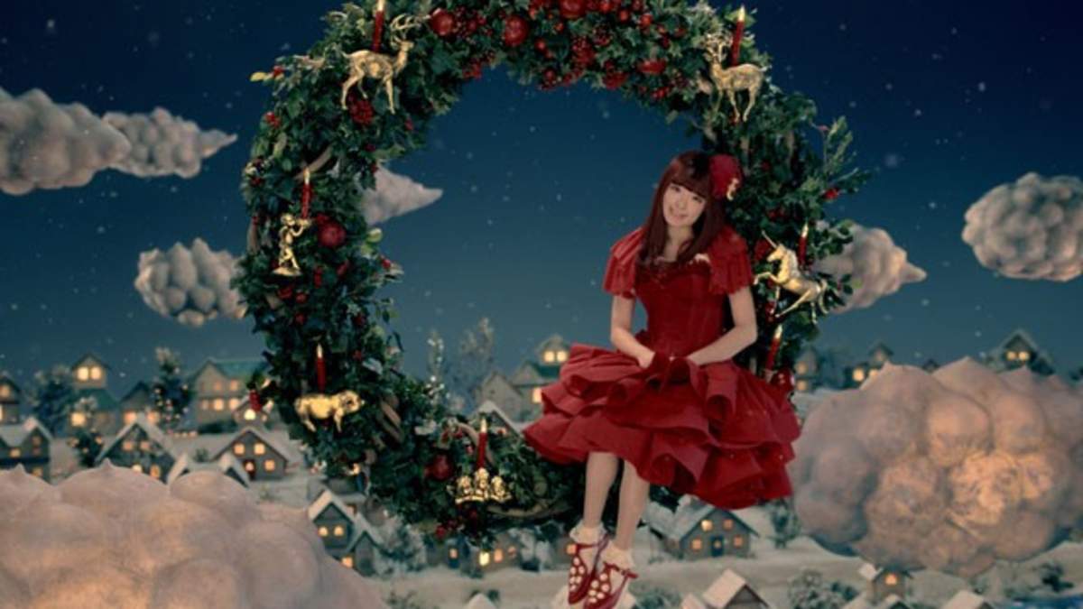 Kawaii Girl Japan きゃりーぱみゅぱみゅがクリスマスドレスでauの新cmに登場 Barks