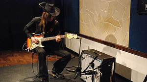 Fenderの復刻アンプ「'68 Custom Twin Reverb」を話題のバンドQUORUMのギタリスト北川遊太が試奏