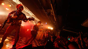 【ライブレポート】THE ORAL CIGARETTES自主企画で“やらかすバンド”ら熱演＆地元奈良での初ワンマン発表も