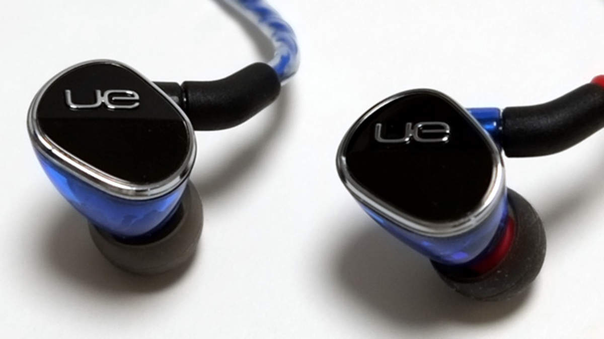 ☆新品同様☆ Ultimate Ears UE900 リケーブル付属 イヤホン BAドライバー アルティメットイヤーズ - オーディオ機器