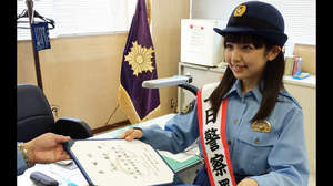 ポスト橋本環奈の最有力、GEM・武田舞彩がブカブカ制服で可愛い警察署長さん