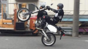 吉川晃司、あぶ刑事役作りのため左足首骨折するも「バイクは素晴らしい乗り物です。」