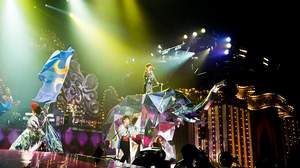 浜崎あゆみ、史上最長・最多曲数のアリーナツアー開幕。「これが本当にやりたかった＜真夜中のサーカス＞」