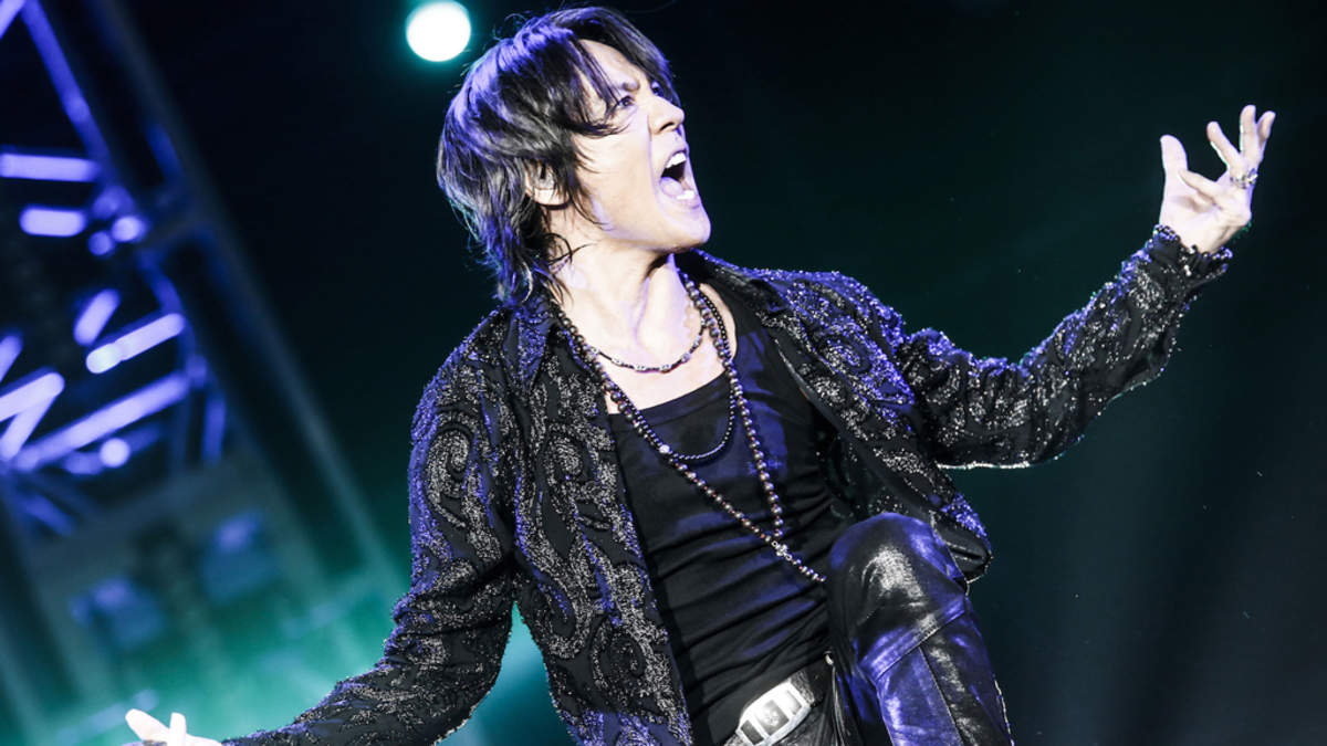 【速報レポ】氷室京介、＜LAST GIGS＞で「最後の夜だぜ！ 騒ごうぜ！」 | BARKS