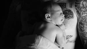 マルーン5のアダム、赤ちゃんの写真を公開