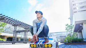 ファンキー加藤、2ndアルバムのド派手なジャケット写真公開