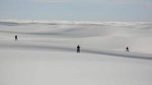 ACIDMAN、白い砂漠が美しい「最後の星」フル尺MV公開