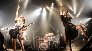 BAND-MAID、ワンマンツアー初日にニューSGリリースを発表