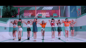 TWICE、代表曲「TT」日本語ver. MV公開。TWICEの2つの姿を表現