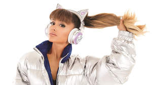 アリアナ・グランデ×Brookstone、ネコ耳Bluetoothヘッドフォン発売