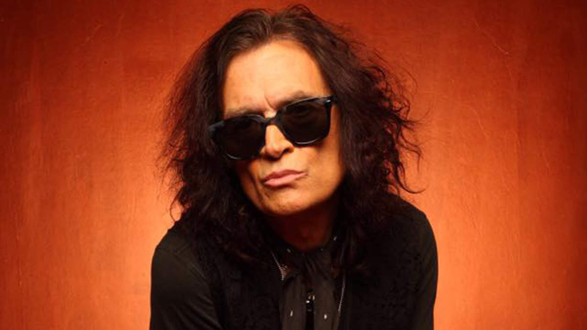 Glenn hughes. Гленн Хьюз. Glenn Hughes молодой. Glenn Hughes 2022. Гленн Хьюз бас-гитарист.