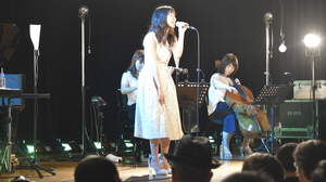 【ライブレポート】上野優華、アコースティックツアー完走「いつかフルオーケストラで歌いたい」
