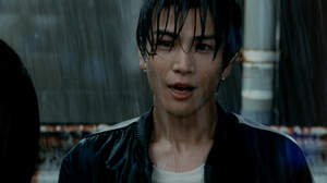 岩田剛典、雨の中で宣言「正社員に、なる」