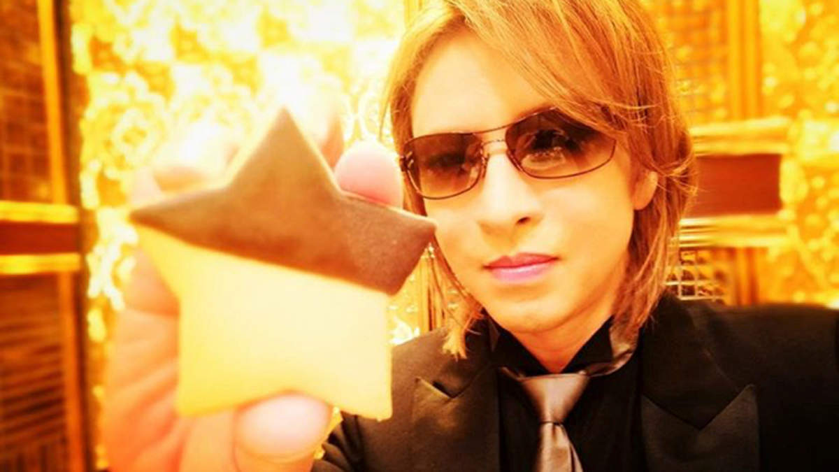 YOSHIKI、またも爆売れを巻き起こす | BARKS