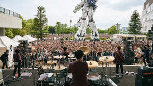 Official髭男dism、約5000人とともに「Pretender」発売記念フリーライブ敢行