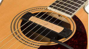 フェンダー、アコースティックギターのサウンドをアンプから鳴らすサウンドホール・ピックアップ2種