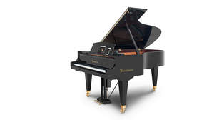 聴く楽しさも堪能できるピアノ、作曲家本人の演奏音源も内蔵したベーゼンドルファー自動演奏機能付きピアノ