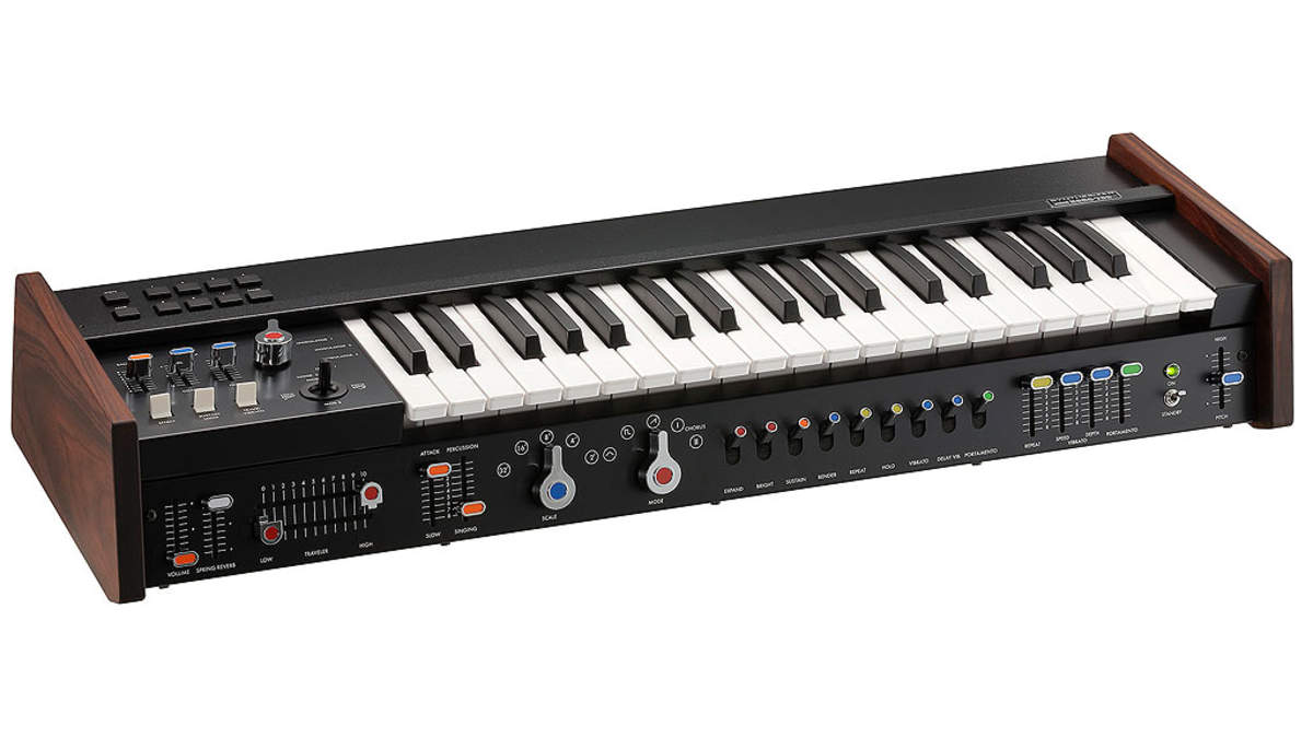 名機「miniKORG 700」が完全限定生産で復活、アルペジーターや