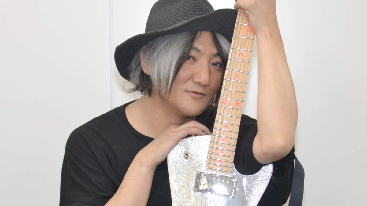 プロミュージシャンのスペシャル楽器が見たい Angela Katsu カスタムモデルなどこだわり満載のギターコレクション Barks